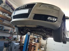 Plieninė variklio apsauga Audi A8 (2002-2010)