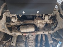 Plieninė variklio apsauga Nissan Navara (2005-2015)