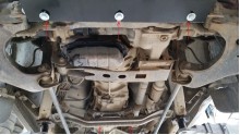 Plieninė pavarų dėžės apsauga Nissan Navara D22 (1997-2004)